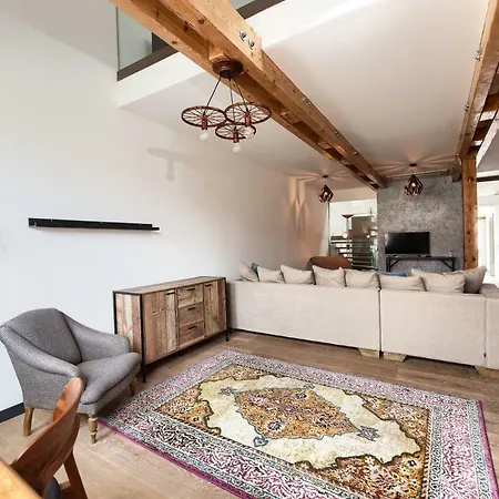 Kolkovna 5 Penthouse شقة